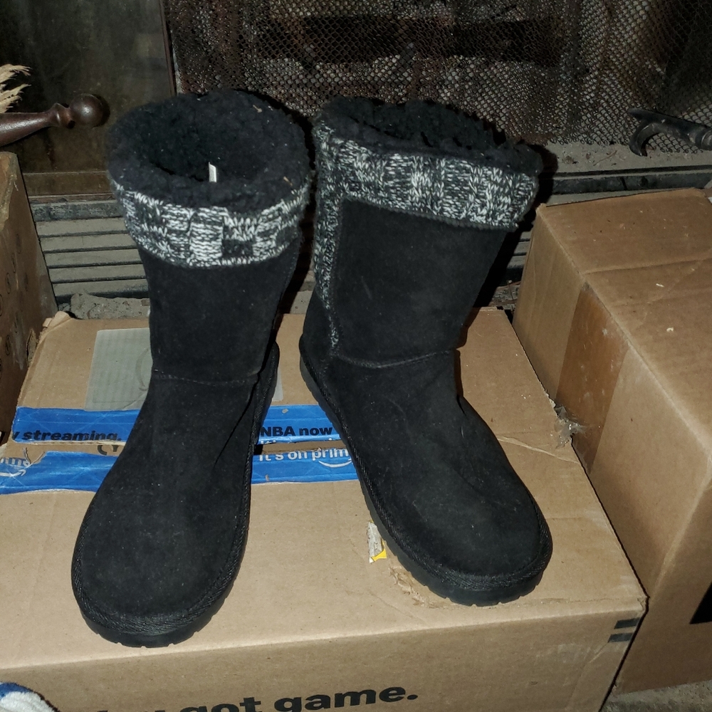 Muk Luks Black Winter Boots